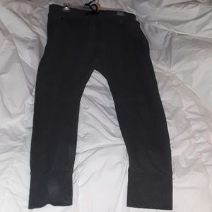 DIVIDED saggy-butt sweats